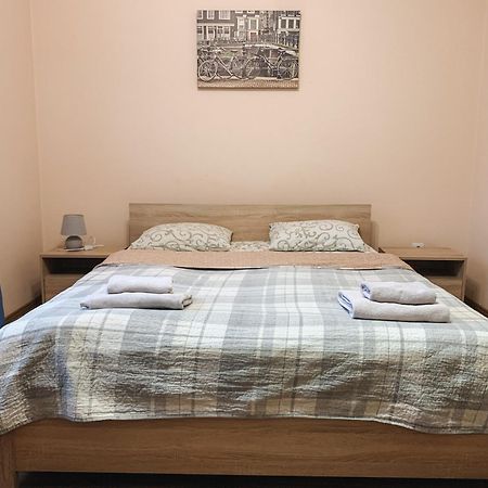 Apartments Domovik Parkaniya, 2A Mukacheve Ngoại thất bức ảnh