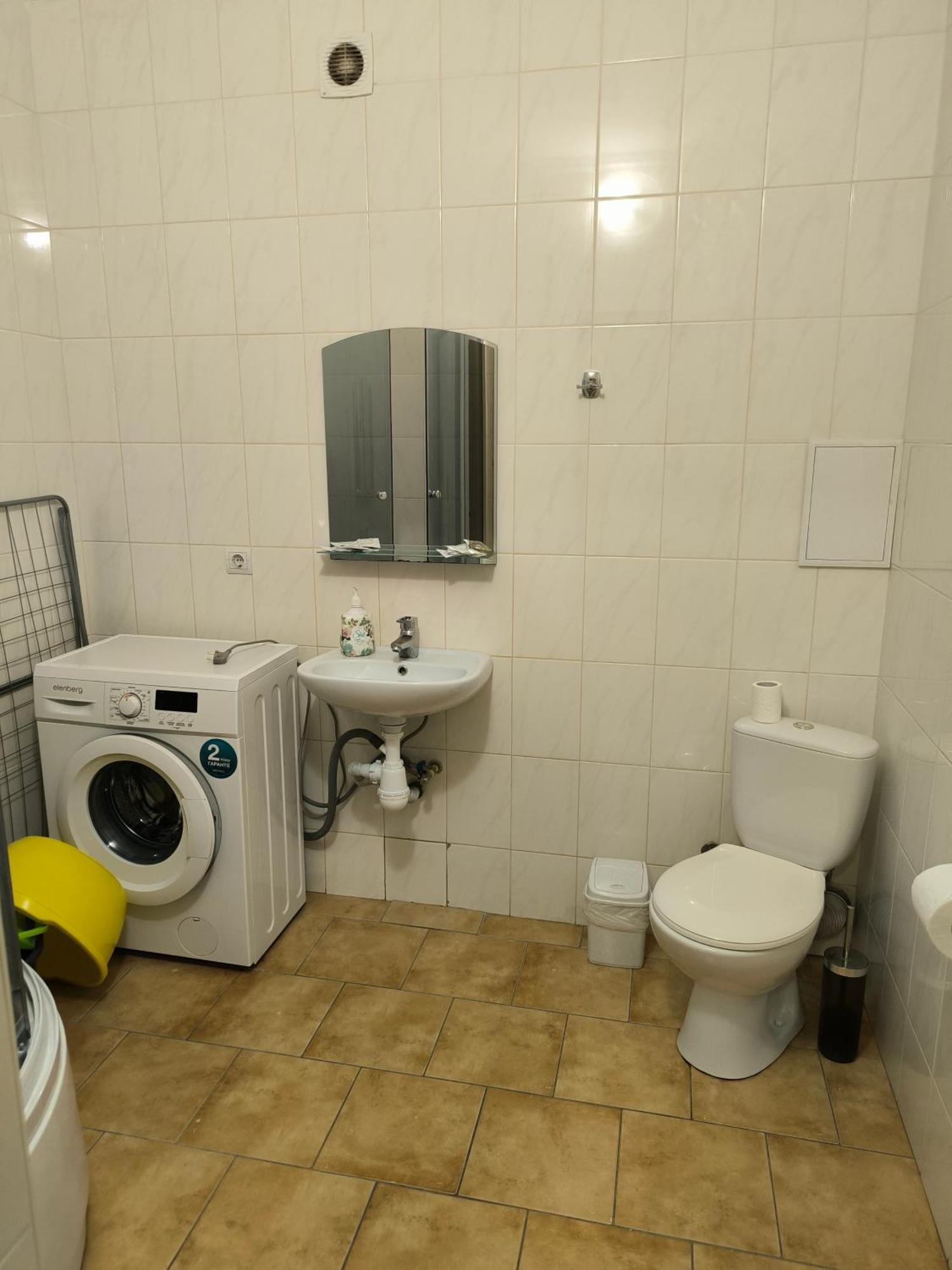 Apartments Domovik Parkaniya, 2A Mukacheve Phòng bức ảnh