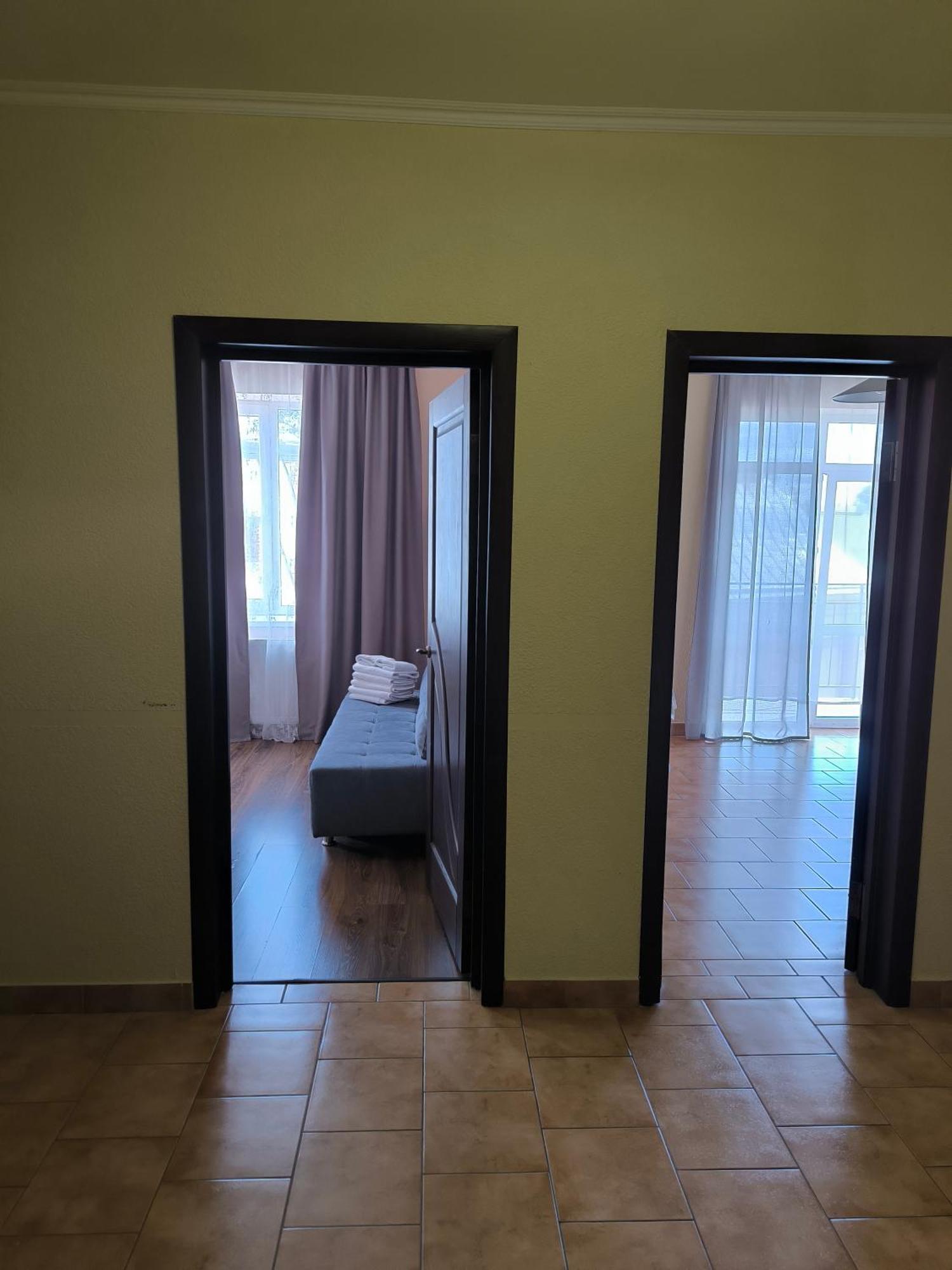 Apartments Domovik Parkaniya, 2A Mukacheve Phòng bức ảnh