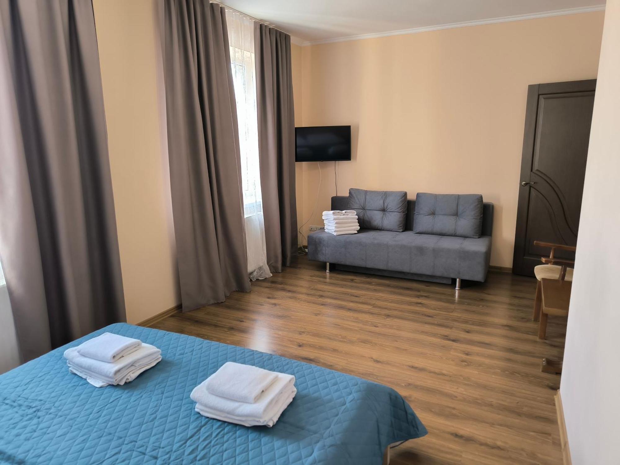 Apartments Domovik Parkaniya, 2A Mukacheve Ngoại thất bức ảnh
