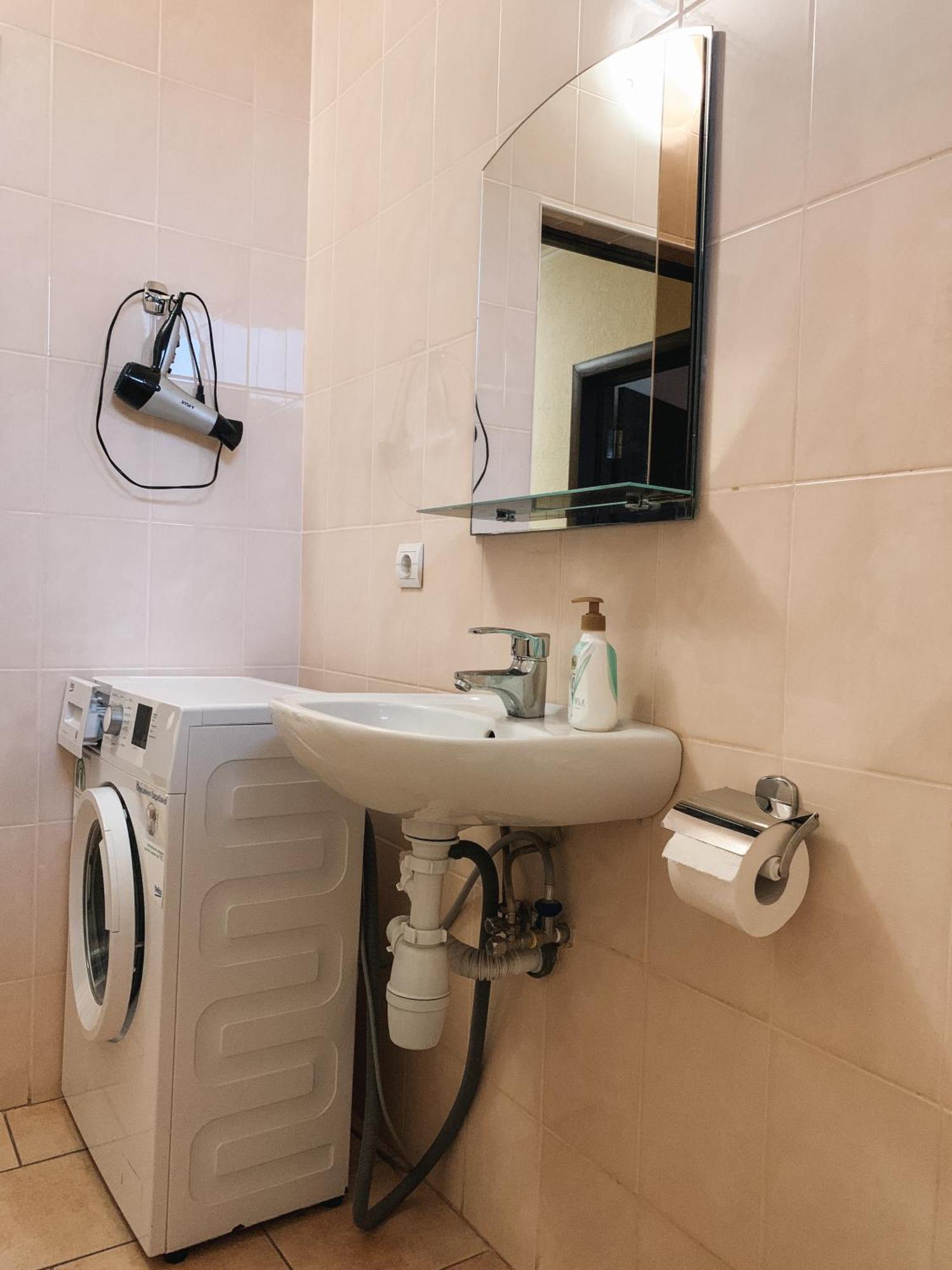 Apartments Domovik Parkaniya, 2A Mukacheve Ngoại thất bức ảnh