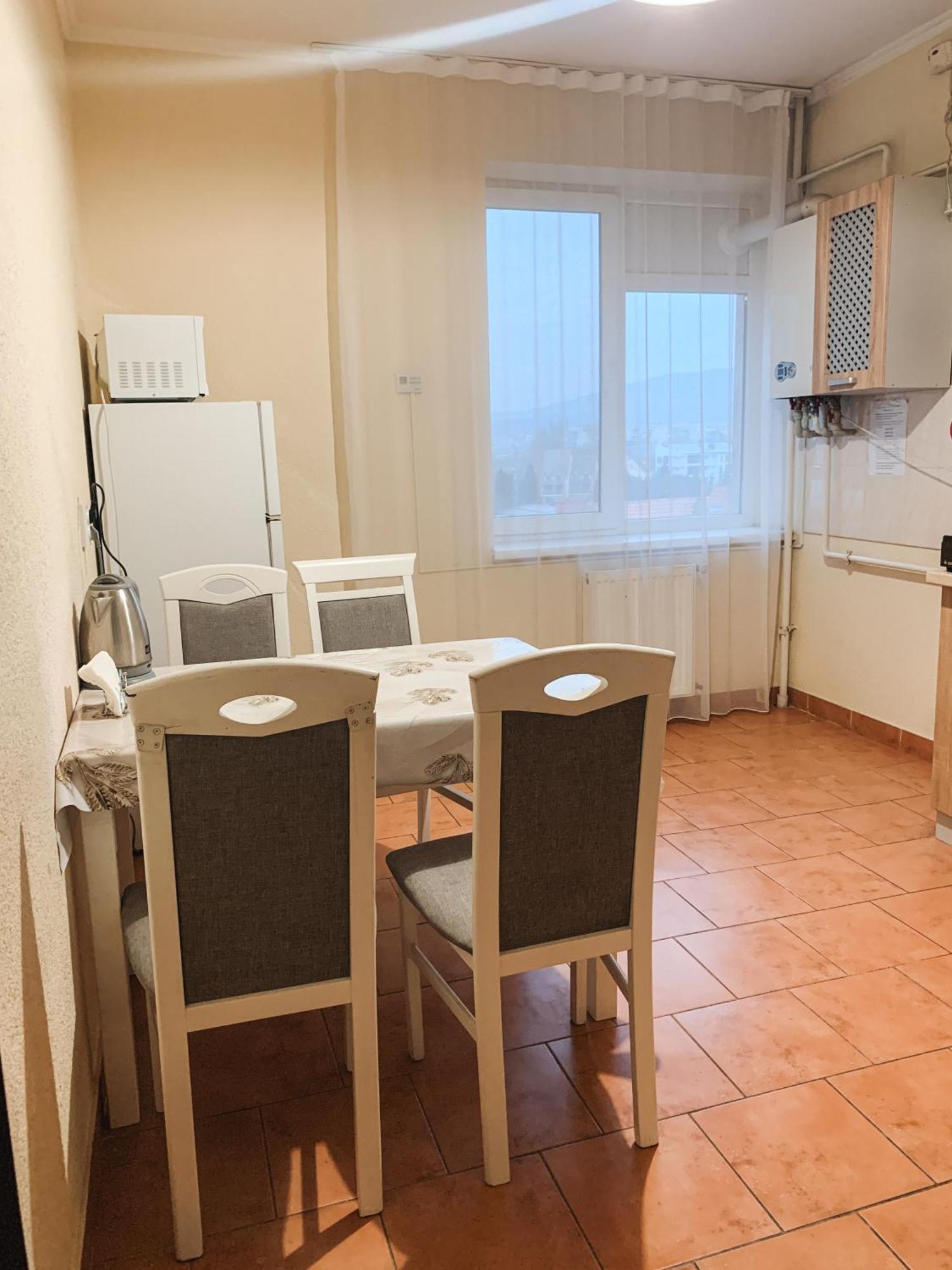 Apartments Domovik Parkaniya, 2A Mukacheve Ngoại thất bức ảnh