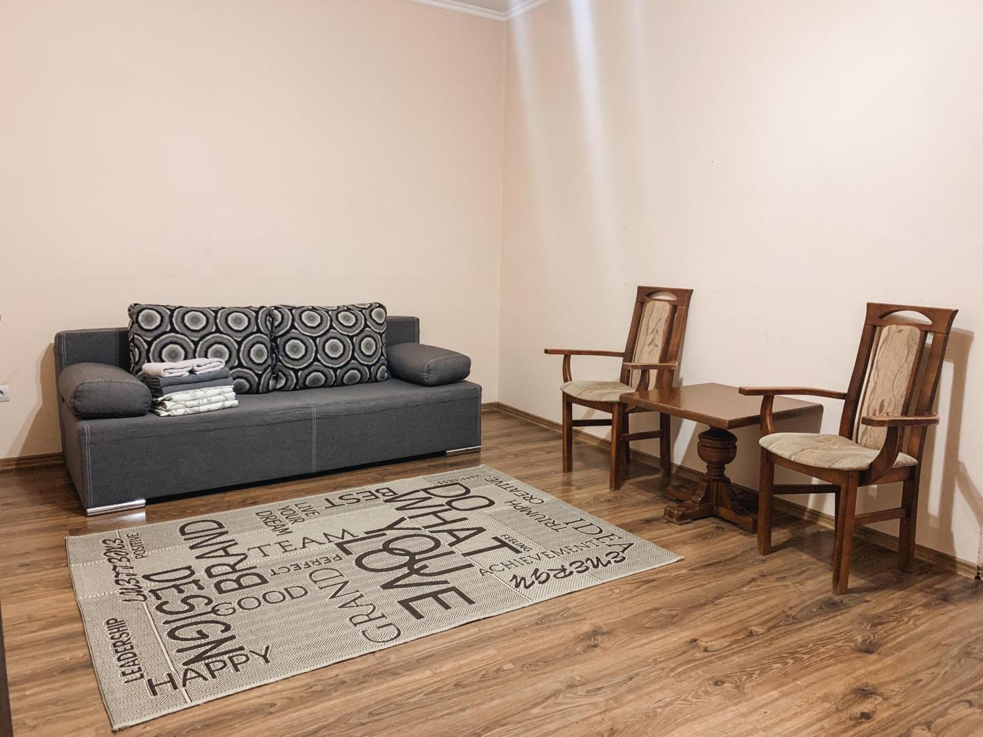 Apartments Domovik Parkaniya, 2A Mukacheve Ngoại thất bức ảnh