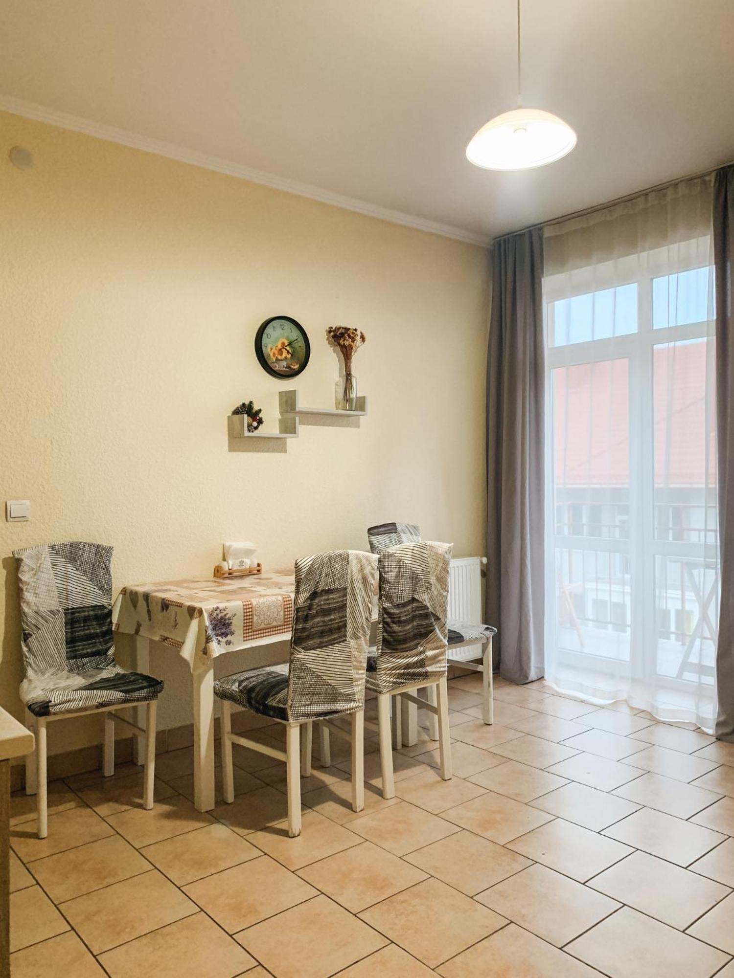 Apartments Domovik Parkaniya, 2A Mukacheve Ngoại thất bức ảnh