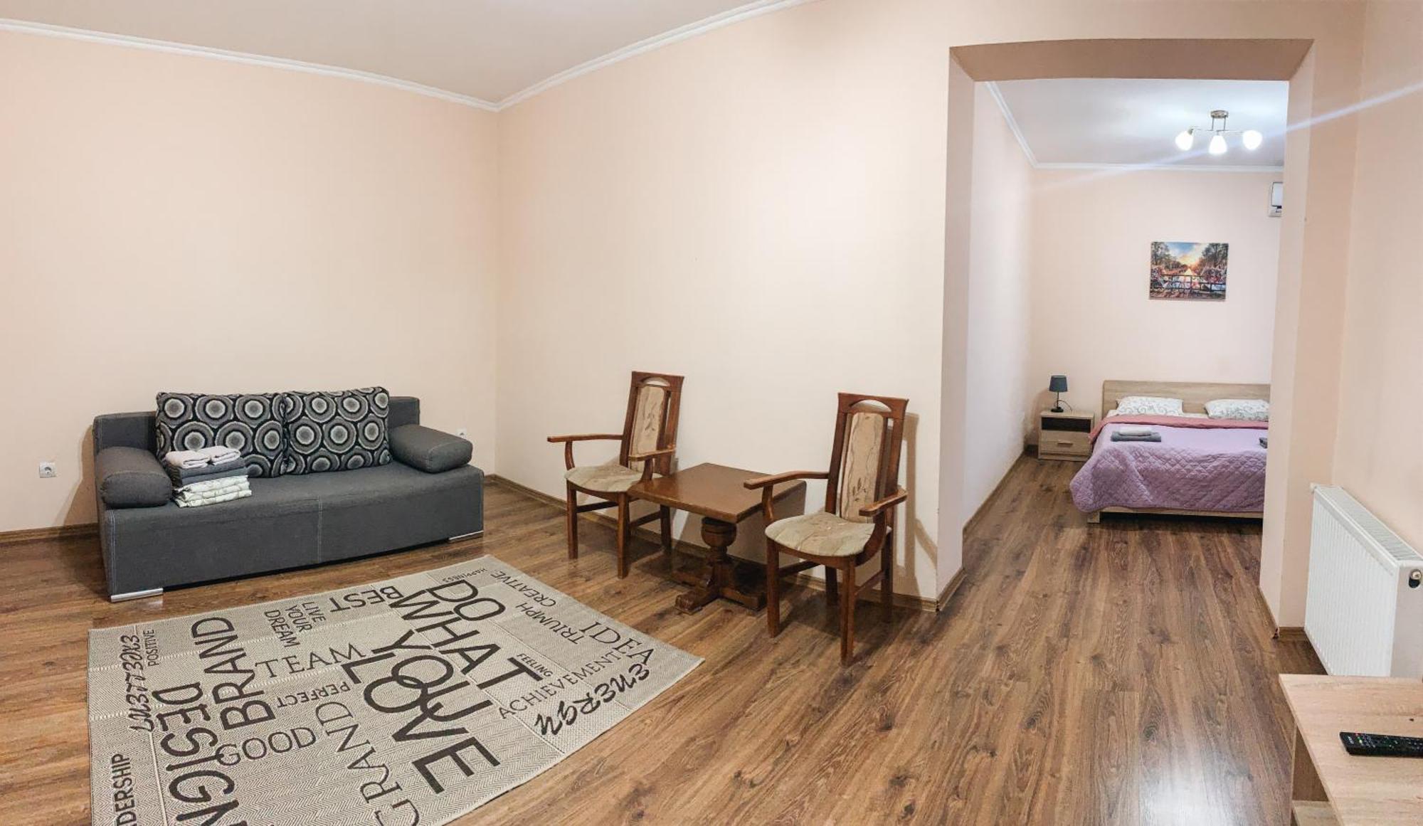 Apartments Domovik Parkaniya, 2A Mukacheve Ngoại thất bức ảnh