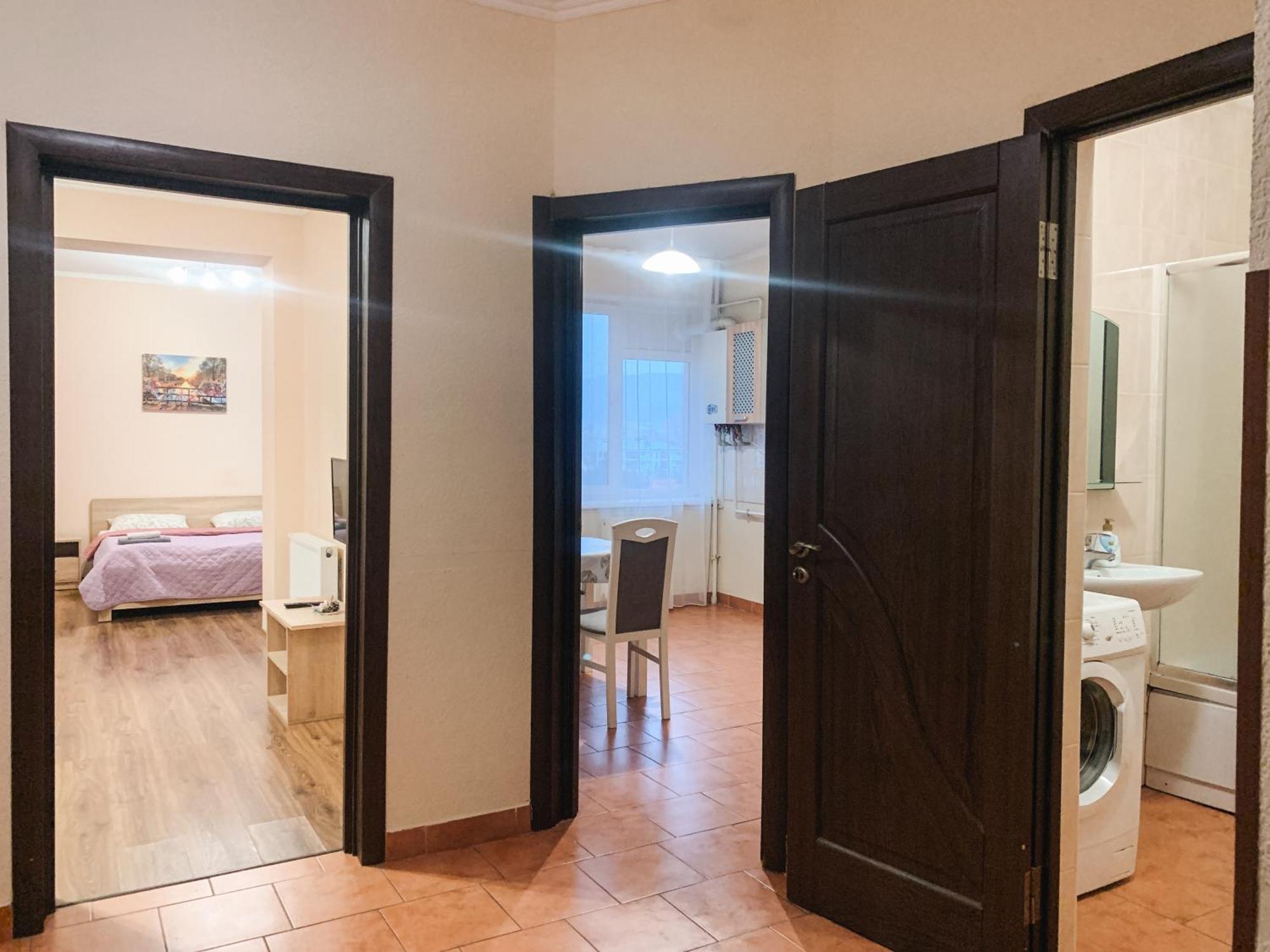 Apartments Domovik Parkaniya, 2A Mukacheve Ngoại thất bức ảnh