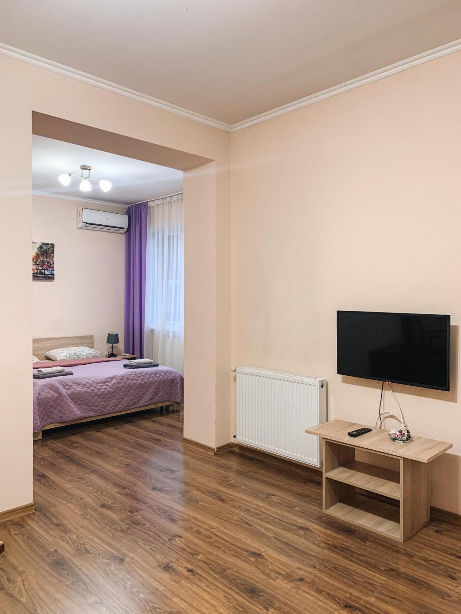Apartments Domovik Parkaniya, 2A Mukacheve Ngoại thất bức ảnh