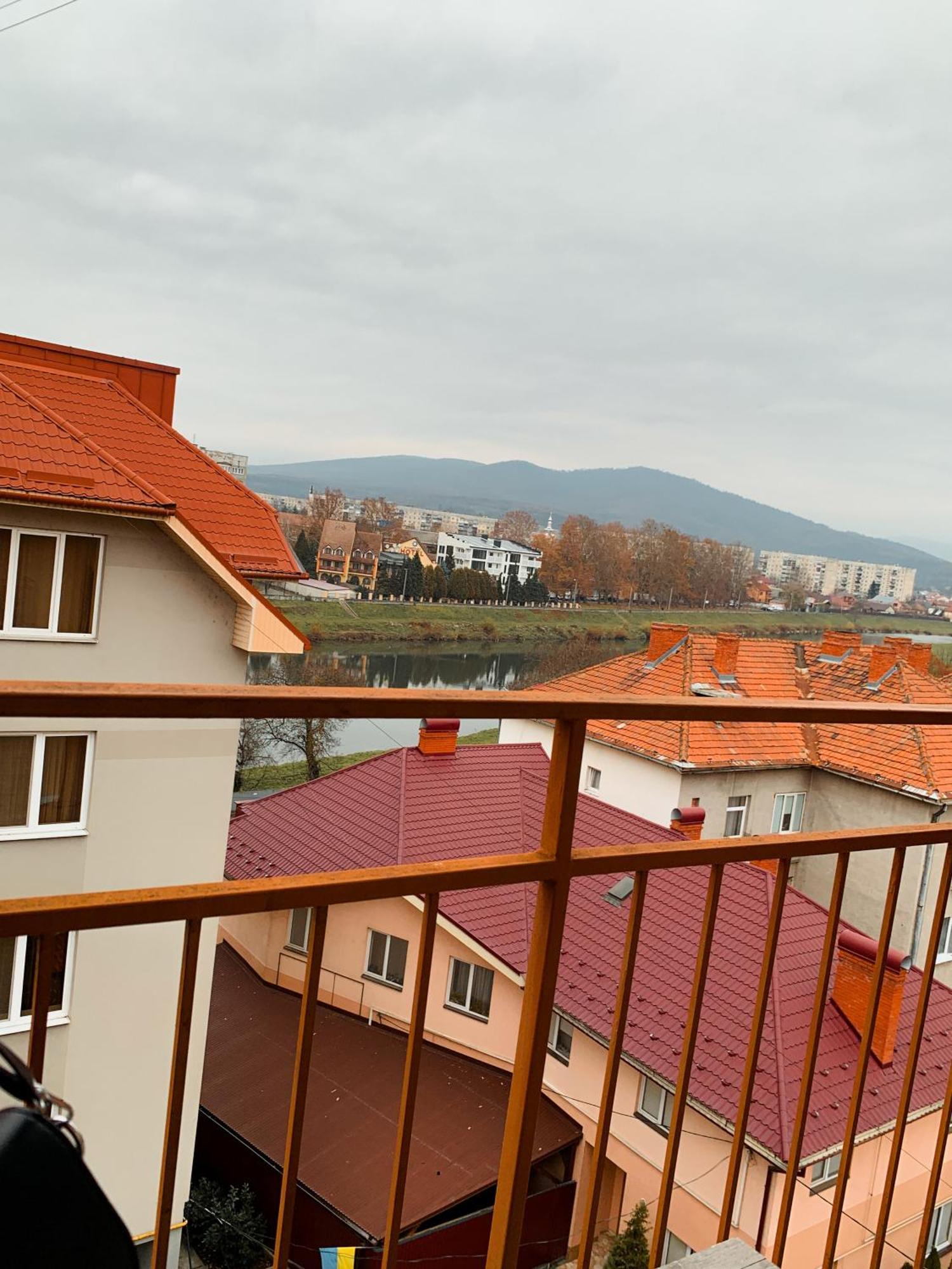 Apartments Domovik Parkaniya, 2A Mukacheve Ngoại thất bức ảnh