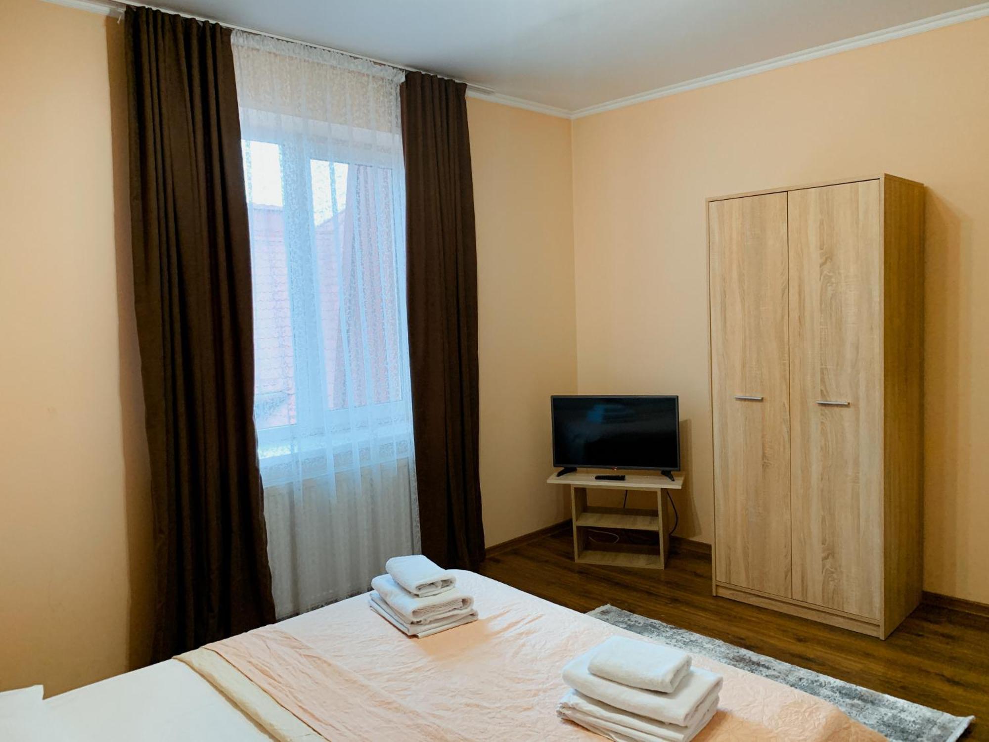 Apartments Domovik Parkaniya, 2A Mukacheve Ngoại thất bức ảnh