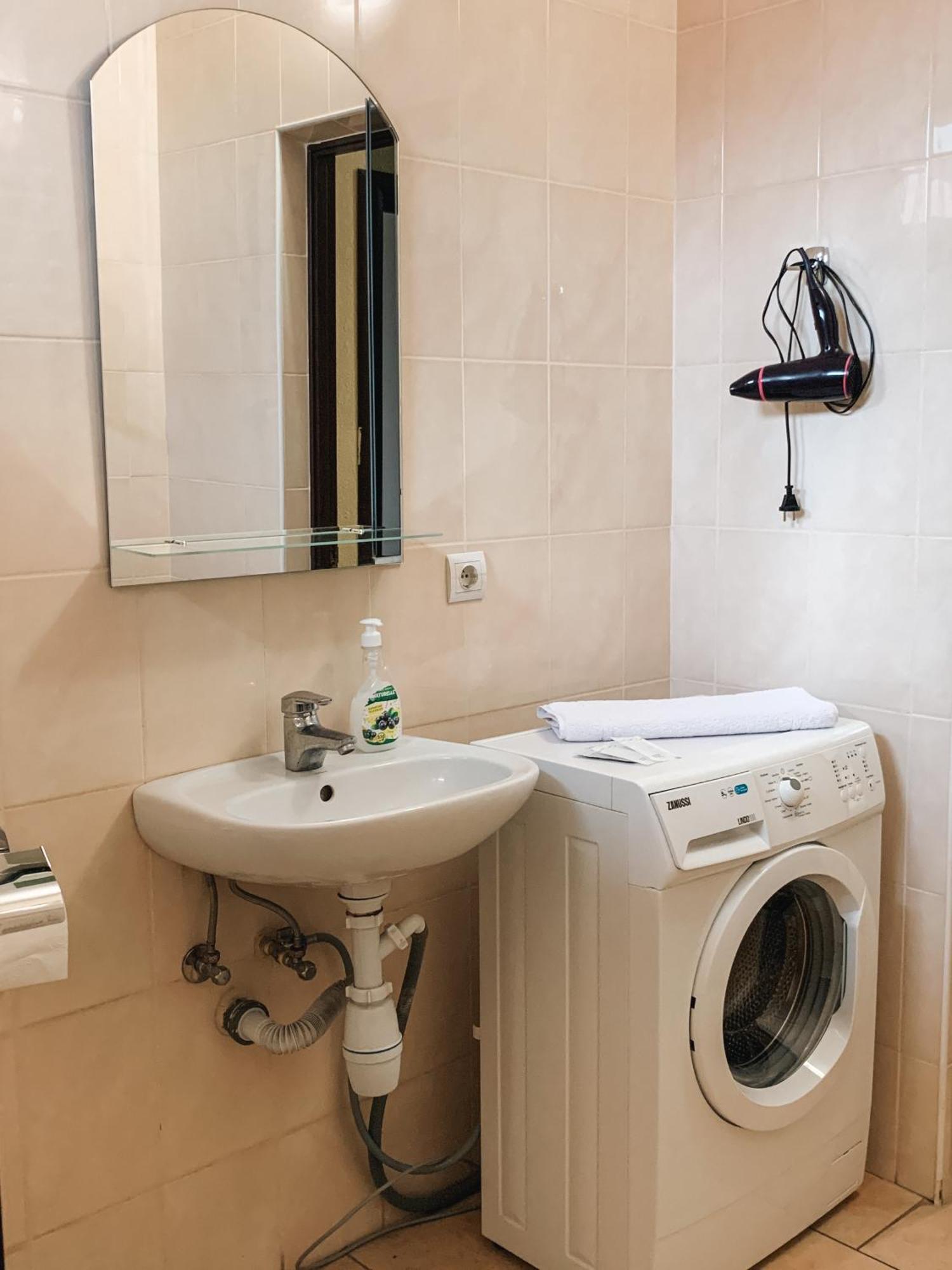 Apartments Domovik Parkaniya, 2A Mukacheve Ngoại thất bức ảnh